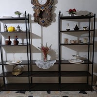 بوفية • تلفزيون • ميز