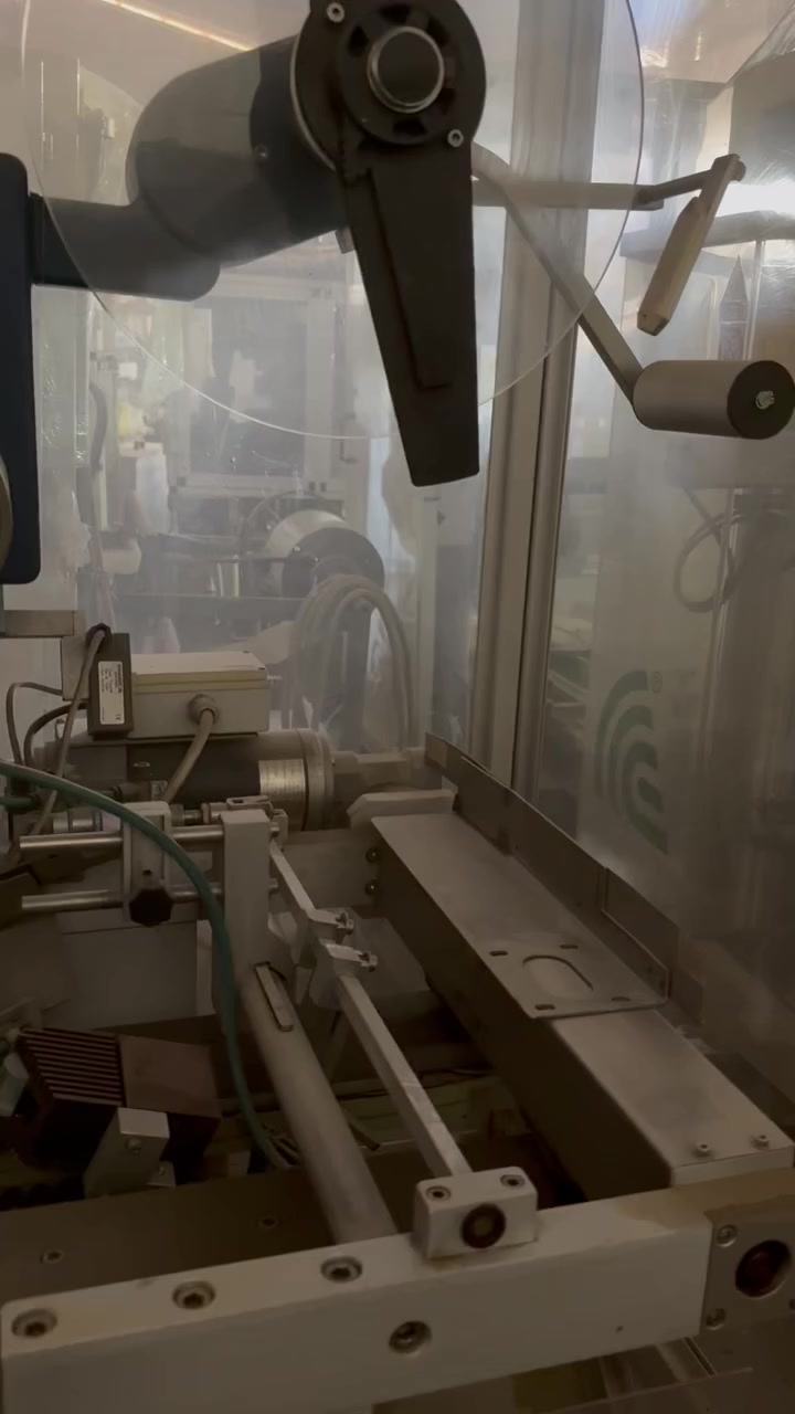 سلام عليكم متوفر معدات معمل ادوية💊💊 الصنع ايطاليا انكليزي يوجد خلاطات  ومكائن تعبئة ومكائن تغليف ويوجد كثير من المعدات أجهزه مختبرية المكان بغداد التفاصيل خاص او اتصال على الرقم ***********
