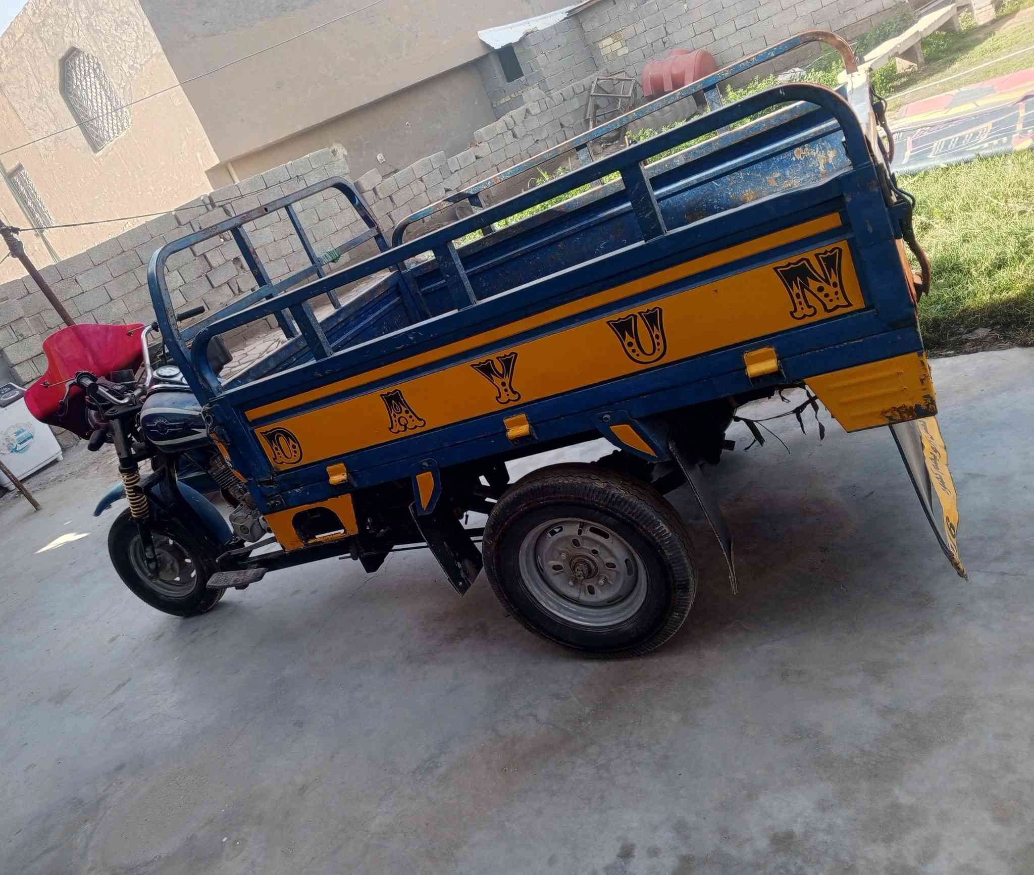 السلام عليكم للبيع ستوته 2016 كوت شارع النفط***********
