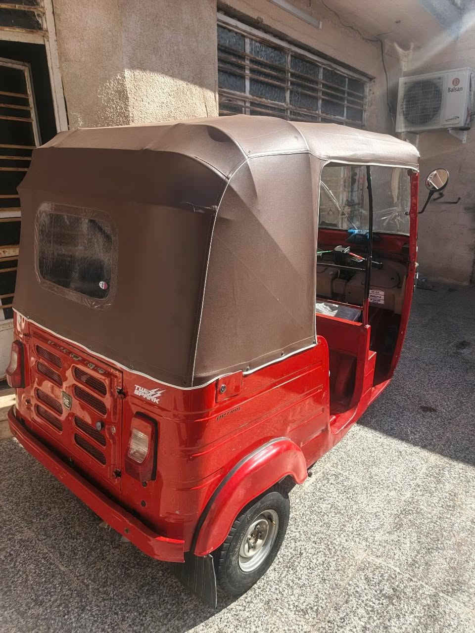 تكتك لبيع موديل 2019رقم مكفوله بس دوس معمره السعر 6250المكان بغداد الراسه الرقم ***********
