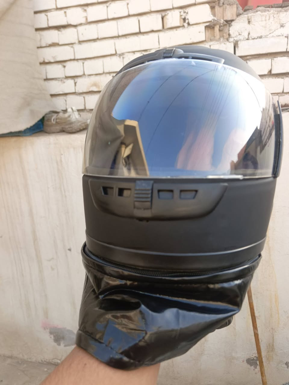 سلام عليكم خوذه لبيع سعرها 20 رقم ***********
