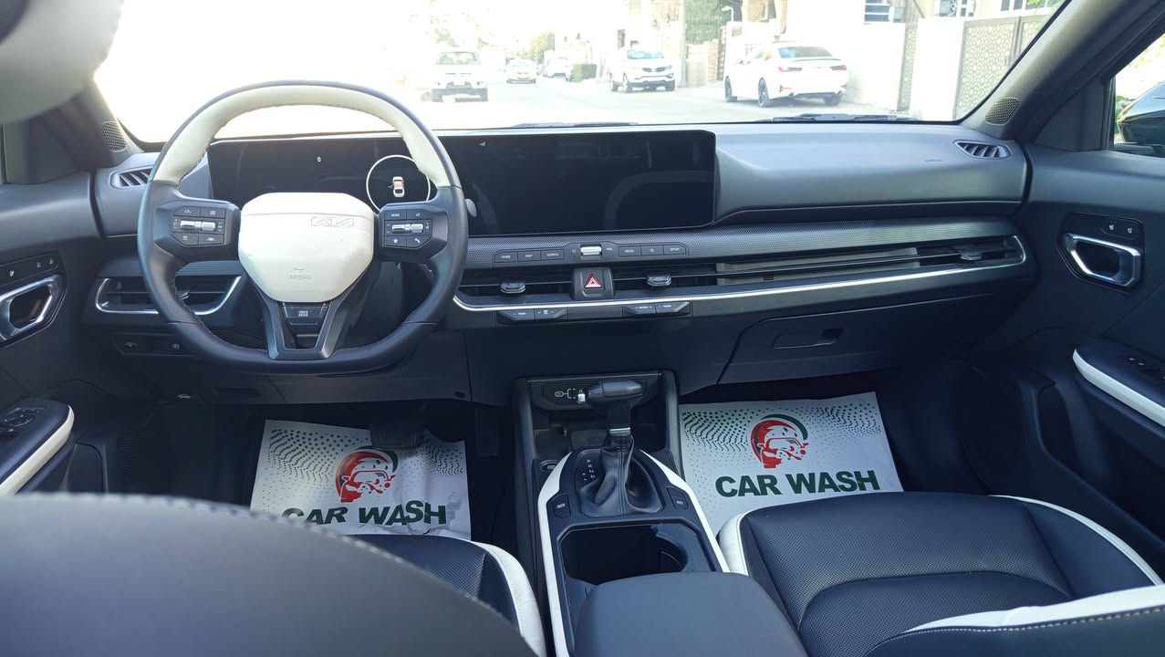 سلام عليكم البيع كي 4k موديل 2025 سيارة مواصفات فول جي تي لاين حادثها جاملغ يسرى  وبنيد فقط مكان سيارة بغداد رقم الهاتف ***********
