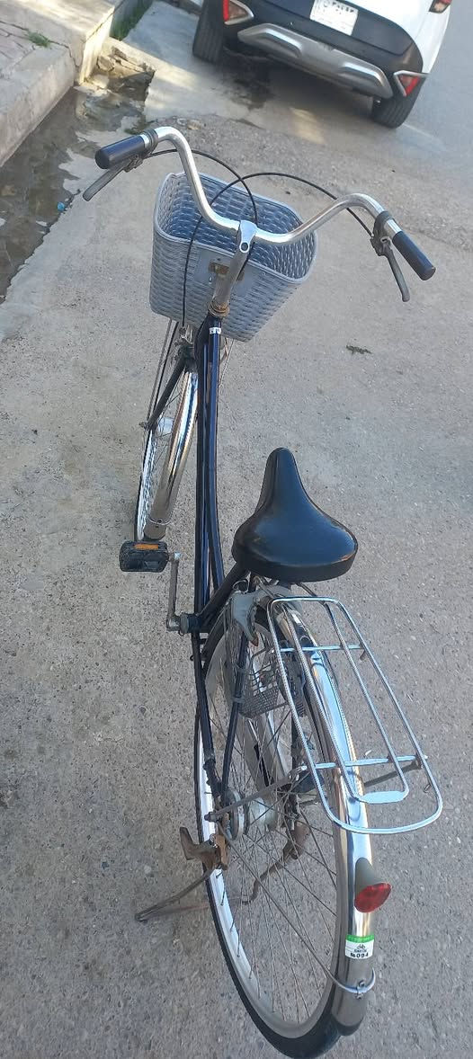 السلام عليكم
بايسكل للبيع حجم 27
 حساس دبل كلوب
ويالة مختومة 
 بدالة 
كامل مكمل لآخر حباية
 مكاني بعقوبة خلف المحافظة
 السعر 95وبي مجال
 للإستفسار ***********
