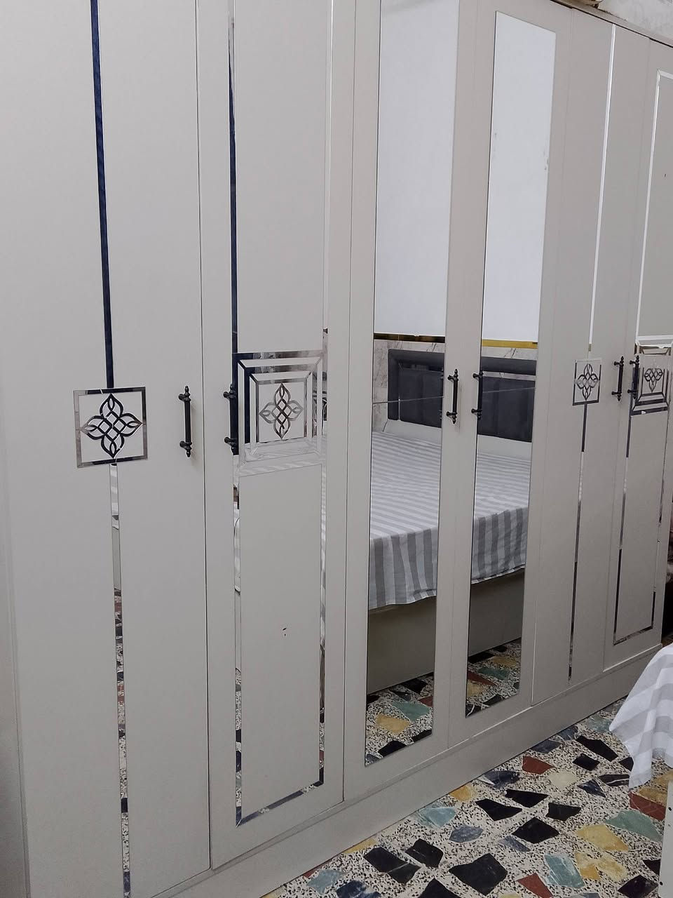 غرفه تركيه جديده استعمال بسيط 5 قطع جربايه وميز مرايه وكومديات اثنين وكنتور السعر 450


**إذا كنت صاحب هذا الإعلان وتريد حذفه لأي سبب، رجاءا أرسل رسالة إلى الدعم الفني**