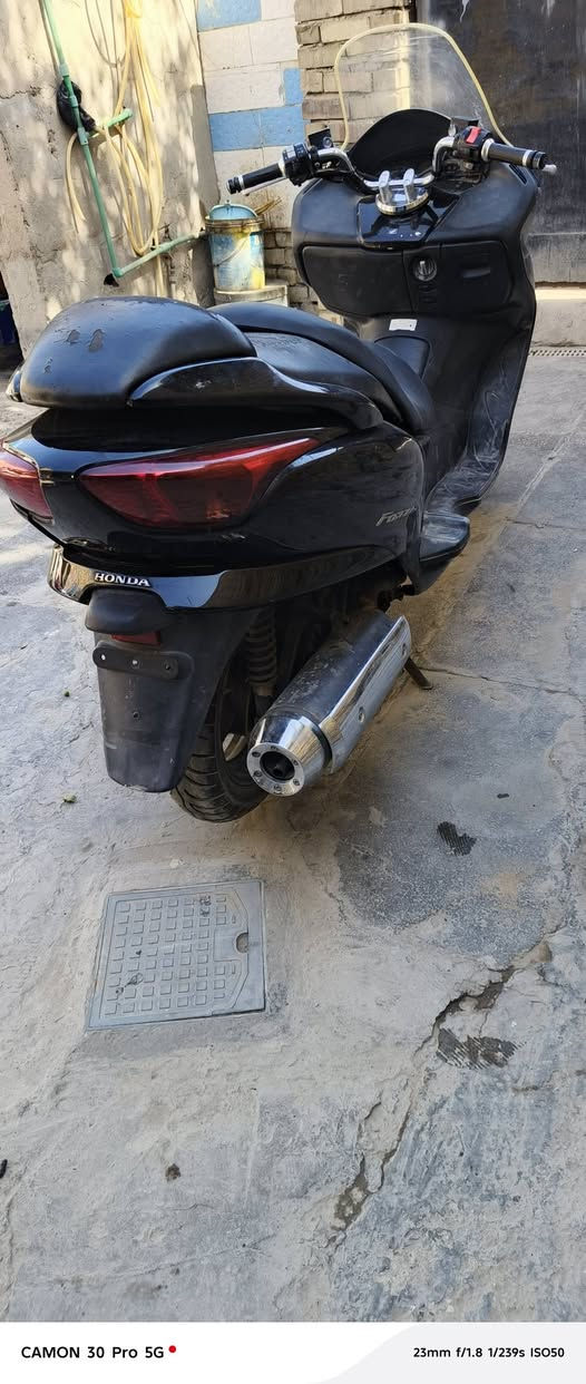 السلام عليكم فورزه 08 دراجه كله بلاد مملعوب بيه كير شغال دراجه كلش جديده فقط بيه كلج رجفه خفيفه معدل 140 شرط كهربائيات كله شغال نعومه فول مكاني بغداد مدينه الصدر السعر 900وبيها مجال الطيبين رقمي ***********
