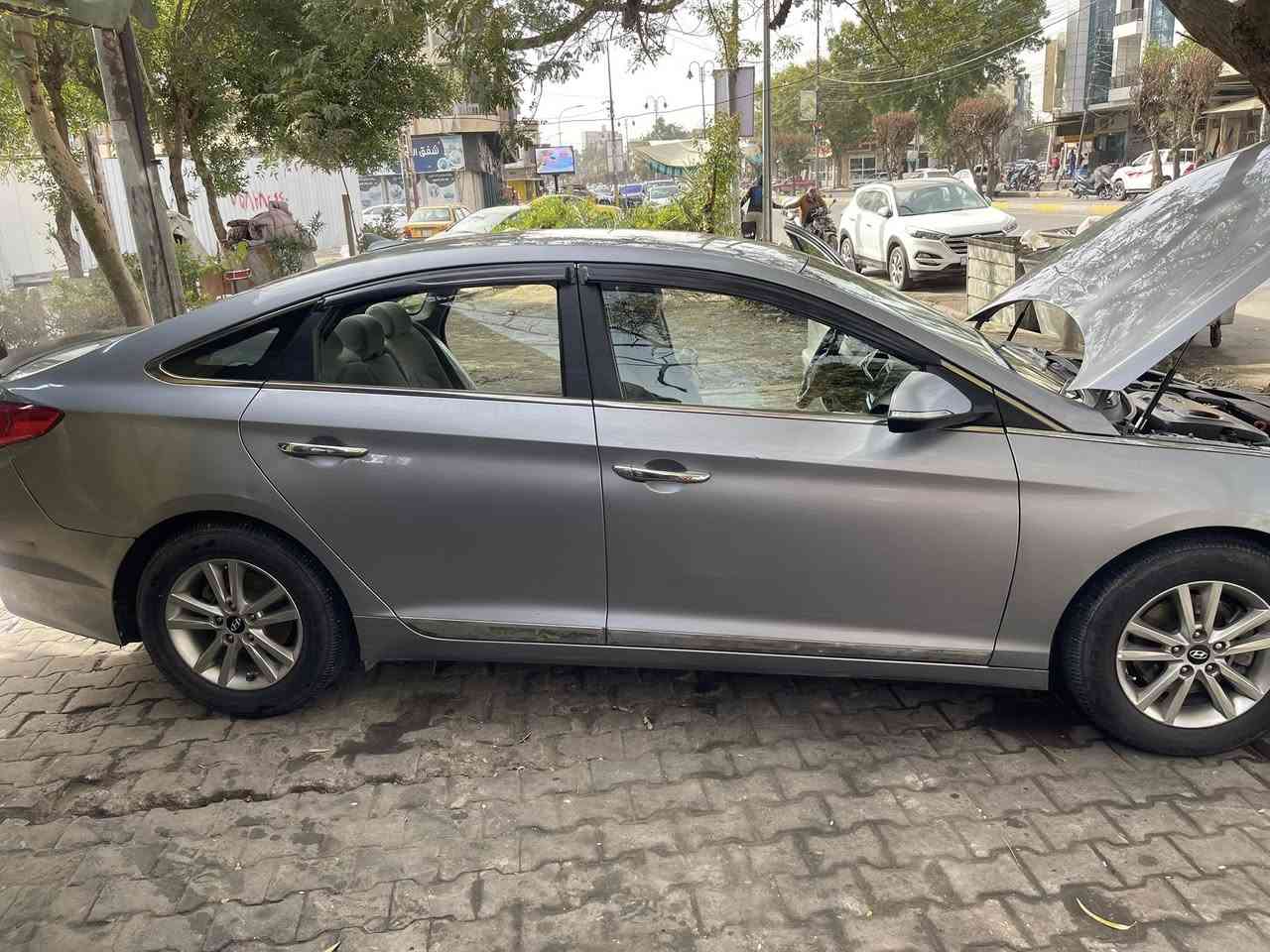 سوناتا ٢٠١٧ سياره حلوه ونظيفه وجاهزه من كلشي حادث صندوك و جاملغ خلفي رقم بغداد بسمي تحويل ثاني يوم كير مكينه صدر تبريد مكفولات
مكان بغداد الحريه  
للاستفسار ***********
