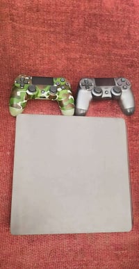 للبيع بلي ستيشن 4 سلم مهكر لايدعم الاونلاين يحتوي على 17 لعبة مثل ما م...