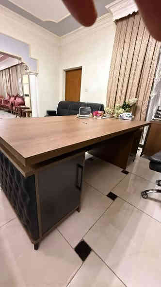 مكتب للبيع جديد ممستعمل السعر 2700000 
المكان شارع فلسطين
***********
