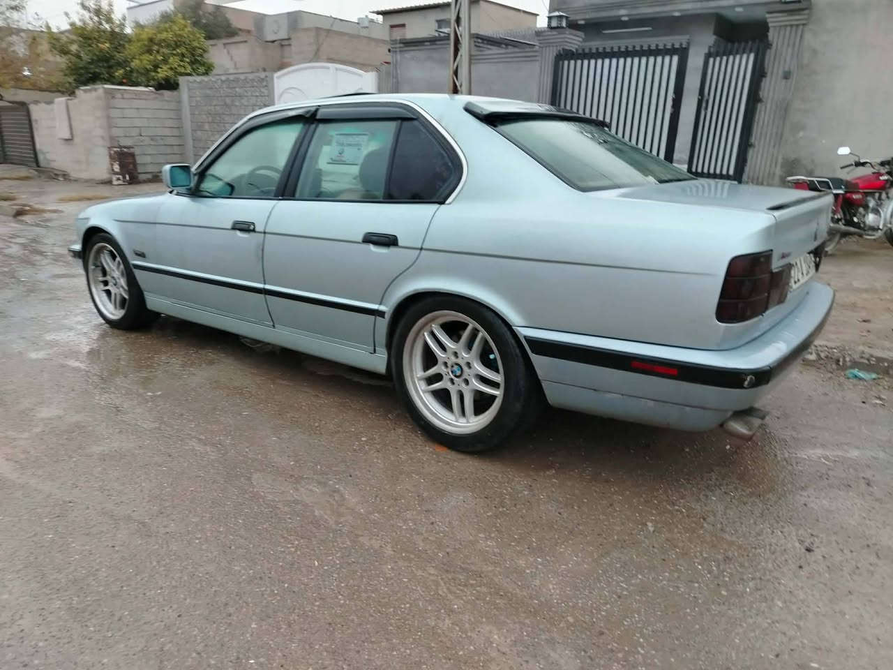للبيBMW1991 محدث 95
مسكر عدله
جاهزه وحلوه السياره 
عوزها كمبريسر ميشتغل
وكالة بسمي
رقم اربيل الجديد
اهواي بيها مواصفات السياره
كشنات جلد وكهرباء فتحة شاشة 
تراي وين ميعجبك
السعر 48 وبيها اشويه مجال
***********
