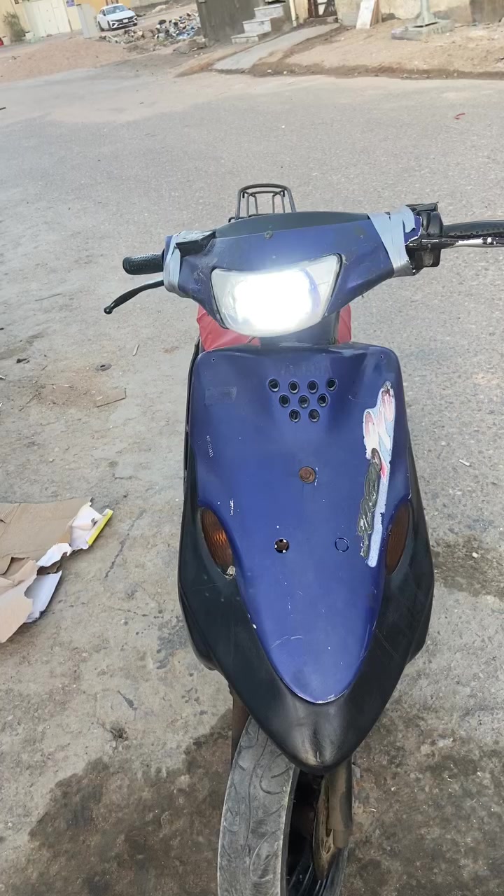 السلام عليكم دراجه للبيع مجفته كهربائيات هورن بگ لايت كلشي شغال ناعمه حلو نقصه باتري فقط السعر ٢٥٠ وبيه مجال قليل او مراوس بمنغولي نشطه  ***********
