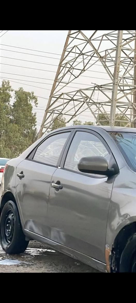 سلام عليكم كيا سيراتو موديل ٢٠١٢سياره نضيفه خليجي صدر محرك كير مكفول تبريدها ساعه بارد ثلج وساعه يبوخ كالو يحتاجلها تبديل اصبع يعني تصليحه 100 الف بيها تكشير باب السايق والباب عكس السايق صبغ اثر تكشير مكفوله من الضربه سعر 85  وبيه مجال او مراوس بسياره صفره على كد سعرها رقم قادسيه رقم موبايل ***********
