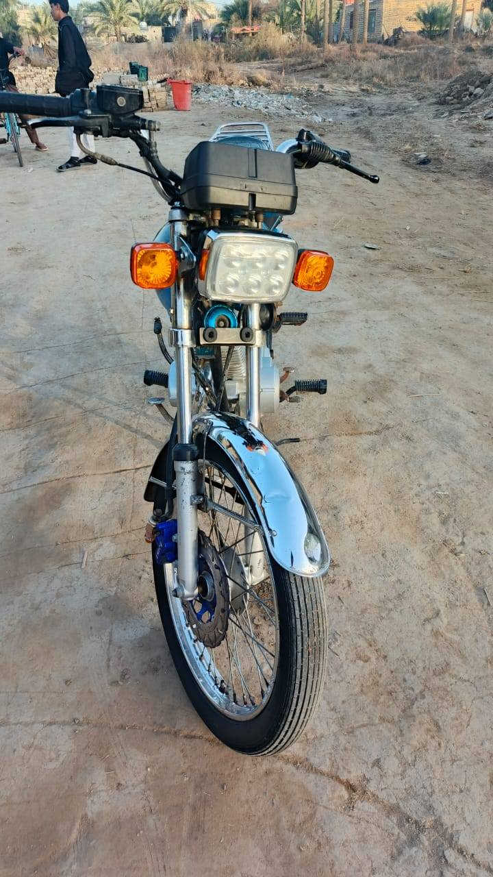 السلام عليكم دراجه لبيع أوراق اصولي مديل 2021 دراجه برغي مامفتوح بيه العنوان الدوانيه قضاء الشاميه السعر يتصل على الرقم ***********
