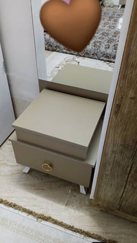 دوشك سيسم • ٢ كوموديات • ميز