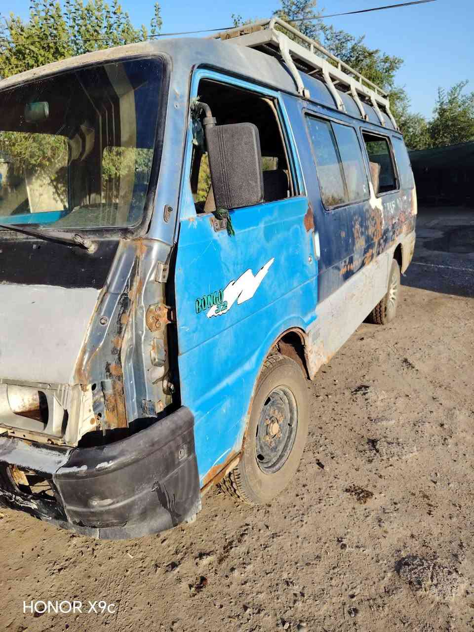 سلام عليكم هاي كيه اسيا كوم حديد محرك يبخر سياره شغاله يعني تفصيخ سعر 12ورقه بيه مجال قليل مكان سلاميات ما متواجد عل فيس ***********
