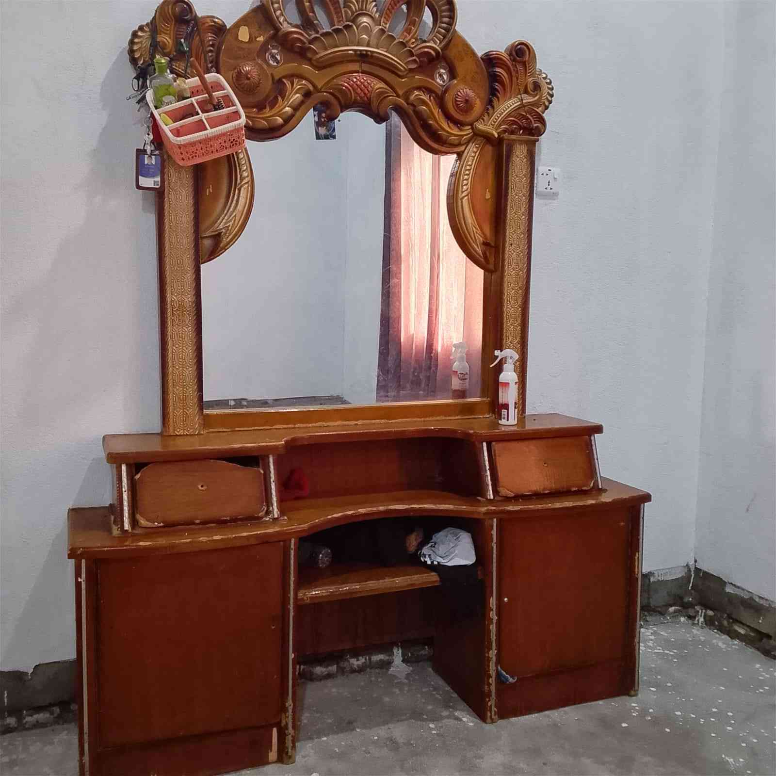 غرفه البيع السعر خاص ***********
