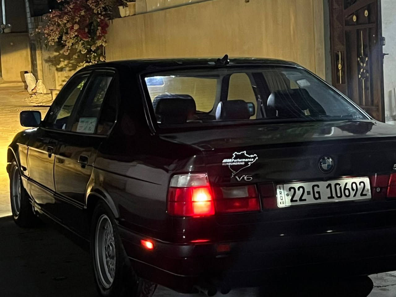 BMW 525 E34
1991
السعر 60$
محرك كبس
كير اوتوماتيك
تبريد
كشنات جلد بلادي
اربعة جامات كهربائي
تخم صدر و تايرات كلهن جديدة
بيها شلعة يشلع كاع
رقم و هزة و سنوية جديدة لحد 2031
بطاقة بنزين عدها
بيها ضربة شبر جاملغ امامي طرف سايق 
بيع فقط بدون مراوس
مكاني كركوك شوراو 
***********
*********** كركوك, العراق
