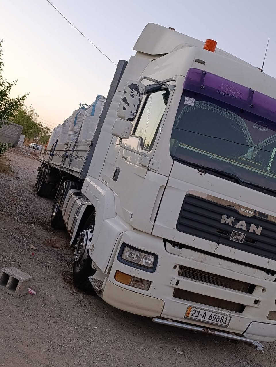 السلام عليكم مان للبيع 2001كير وتماتيك بم ونوزل سنويه 2030 بسمي تحويل ثاني يوم مربوطة فلات دك تاير تخم تاير جديد السياره مكفولة كفاله عامه كير مكينه شاصي بشرط هذه رقمي ***********
