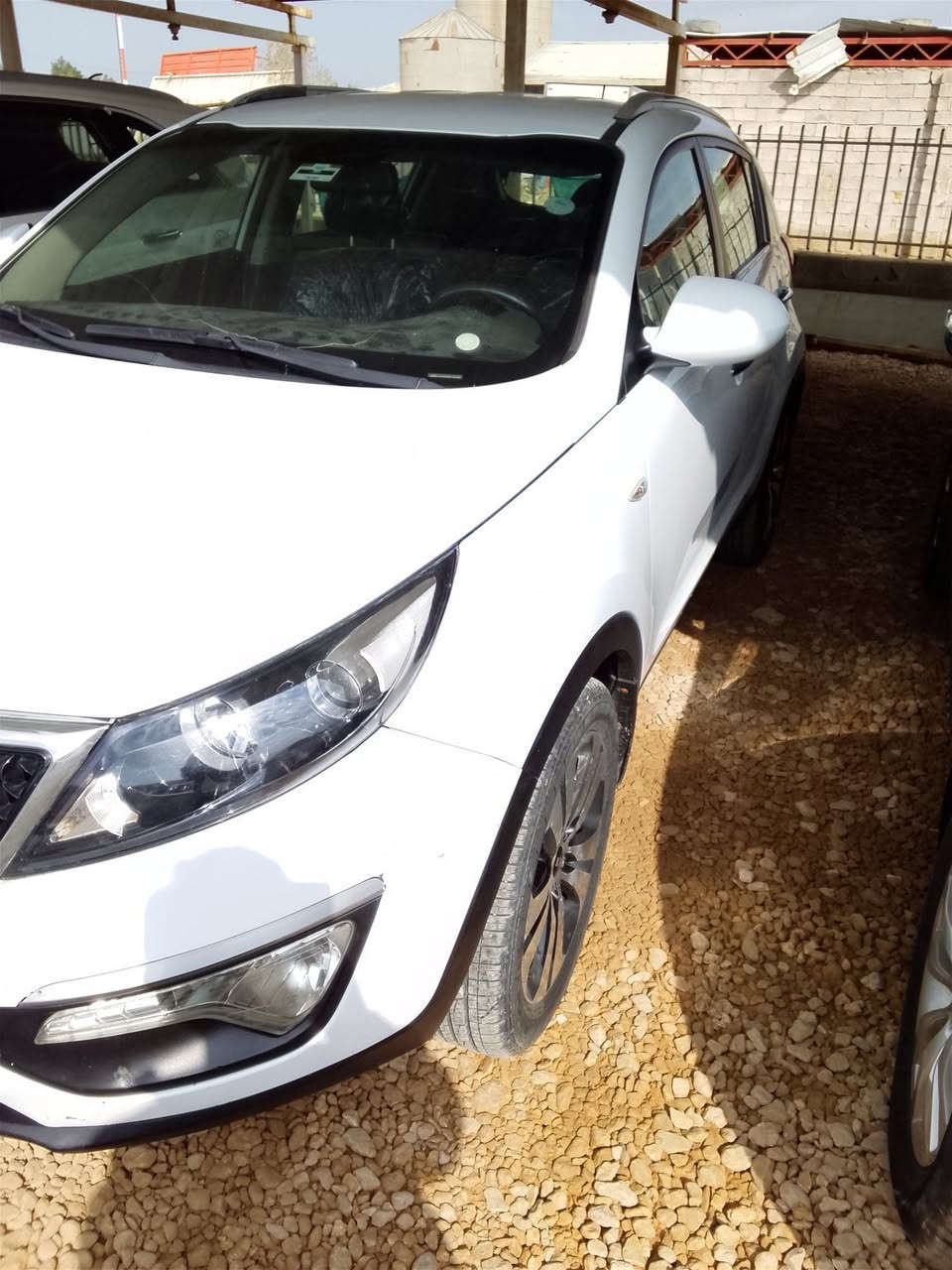 كيا سبورتج 2014 خليجي سعر 152سيارة بيهة نص البنيد صبغ وبيهة كارت بجاملغ الامامي جهة الأيمن شبر فقط والباقي كفالة محرك 2000 محرك شرط مامفتوح تخم تاير سيارة جديدة سنوية صاقطة تريد وكالة أو تحويل  تلفون ***********/*********** مكان السيارة الديوانية
