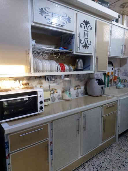 السلام عليكم كاونتر للبيع اخو الجديد زلغ مابي مثل ماموضح بالصور المكان البصره الجمعيات الشراي يتفضل خاص السعر ٥٠٠
