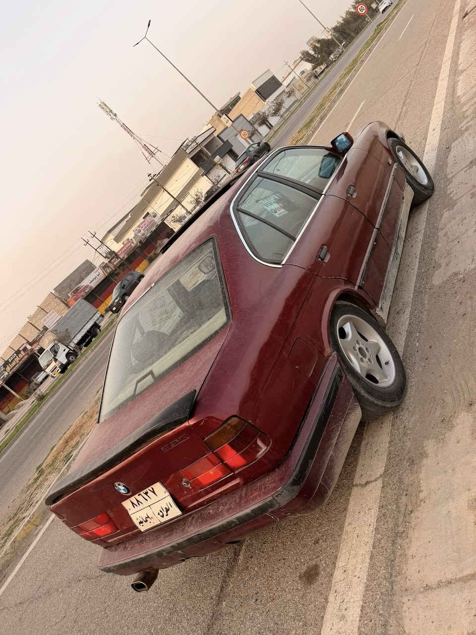 مزان كريم …..سلام عليكم اخوان بيمم موديل ١٩٩٠ كير عادي  حجم ٢٠ كير مكينه  شرط طراي مالتها من كركوك علي بغداد سيارة بدون اي حادث بدون اي ظررمكفوله علي كل شي بسس اير يد صبغ جارده سياره تيحاتي للجميع،،،،…. ***********
