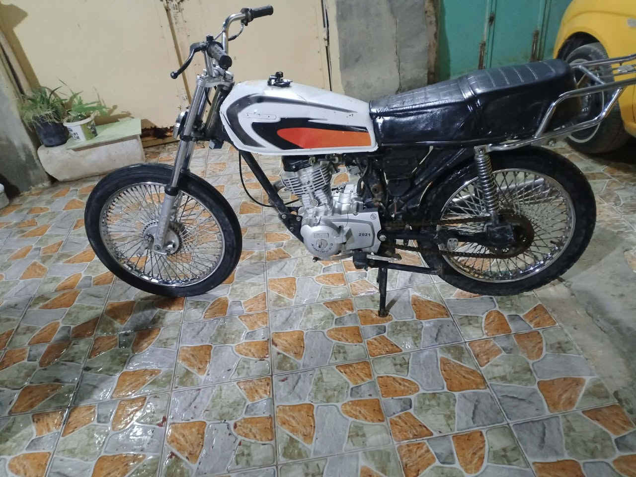 السلام عليكم دراجه للبيع 2023 دراجه نظيفه السعر 350 ***********
