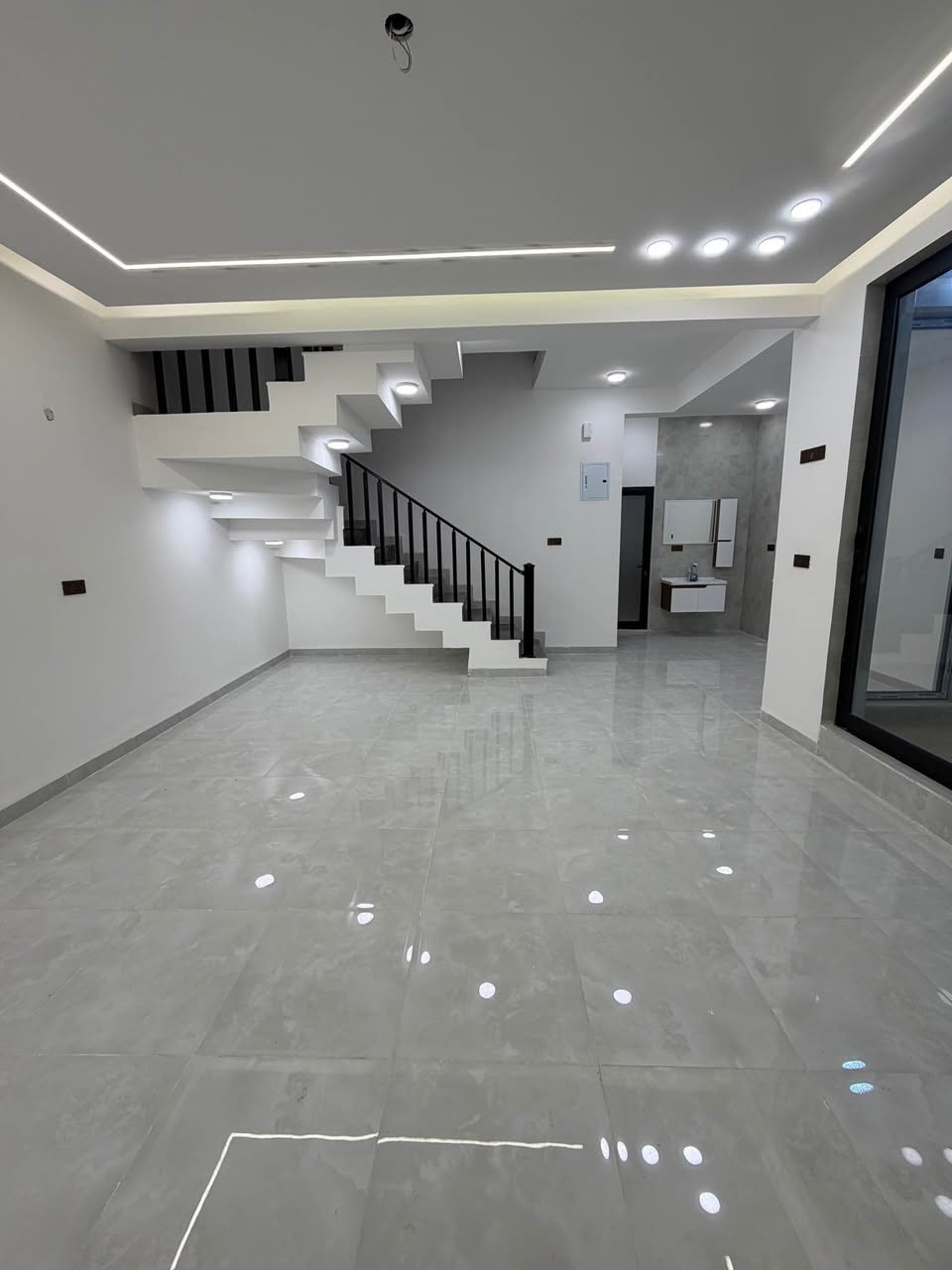 #دار_للبيع_طابو_زراعي 👇👇‎👇#استلام_مباشر

#الموقع // #حله_نادر_الثانيه_حي_الزيتون_الجديد

 #طابقين_بناء_حديث_درجه_اولى

#متوفر_كافه_الخدمات✅ ماء مجاري كهرباء تبليط عرض الشارع 10م اناره ليلية تحويل مباشر

#المساحه // 150 م واجهة 7.50 م ❌ 20 م

#السعر // خاص

#التفاصيل ( استقبال + مطبخ  + هول 

+ غرف نوم عدد 3 + مجمع صحيات عدد 3

+ منور عدد 2  + طارمة )

——————————

للاستفسار اكثر مراسلة الصفحة او الاتصال 

 #علاء_الغرباوي  📞 ***********

او مراجعه المكتب 🏠#مكتب_روعة_اللقاء_للعقار 🏠

               🏗️ #مــوقع_المكتب🏗️

{ بابل/ حله نادر الاولى شارع الخدمي قرب سكله صدام } حلة, بابل
