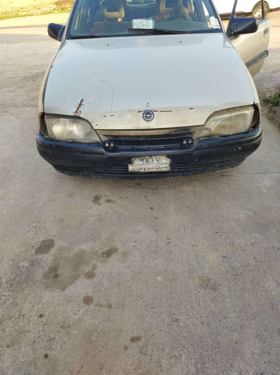 اوبل اوميكا موديل 1989كير ومحرك20 شرط اكسن كاردن جديد تواير نص عمر صدر جديد داخل جديد دبلات جدد تنته شغاله  مسجل صلاح الدين ماندل راعيه مكفوله 11وبيه مجال ***********
