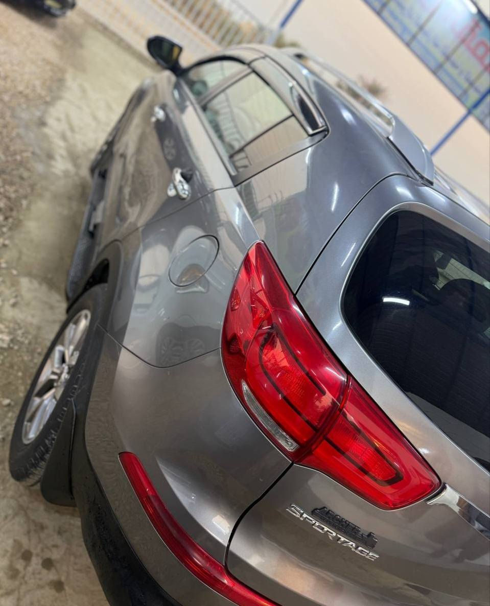 سبورتج 2016 كلين بدون حادث ليبل واحد سيارة رقم بابل انكليزي سنويه 29
ماشيه 102 سيارة مكينة 2400 ابلادية مامفتوحه وشرط لاتنقيص ولابخار ولادونز 
شاشة وكامرة دوشمة جديدة 
تبريد امامي خلفي ثلج. 
***********
