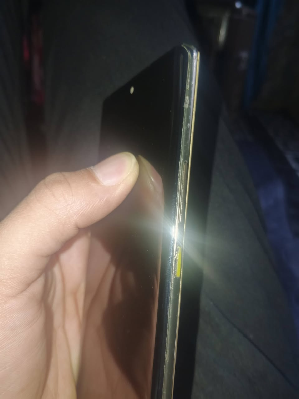 سلام عليكم نوت 40 مواصفاتة معروفة بس زر تشغيل طاكة مكاني بغداد الجديدة سعرة 185 غارض فقط سماعات   و كرتونة***********
