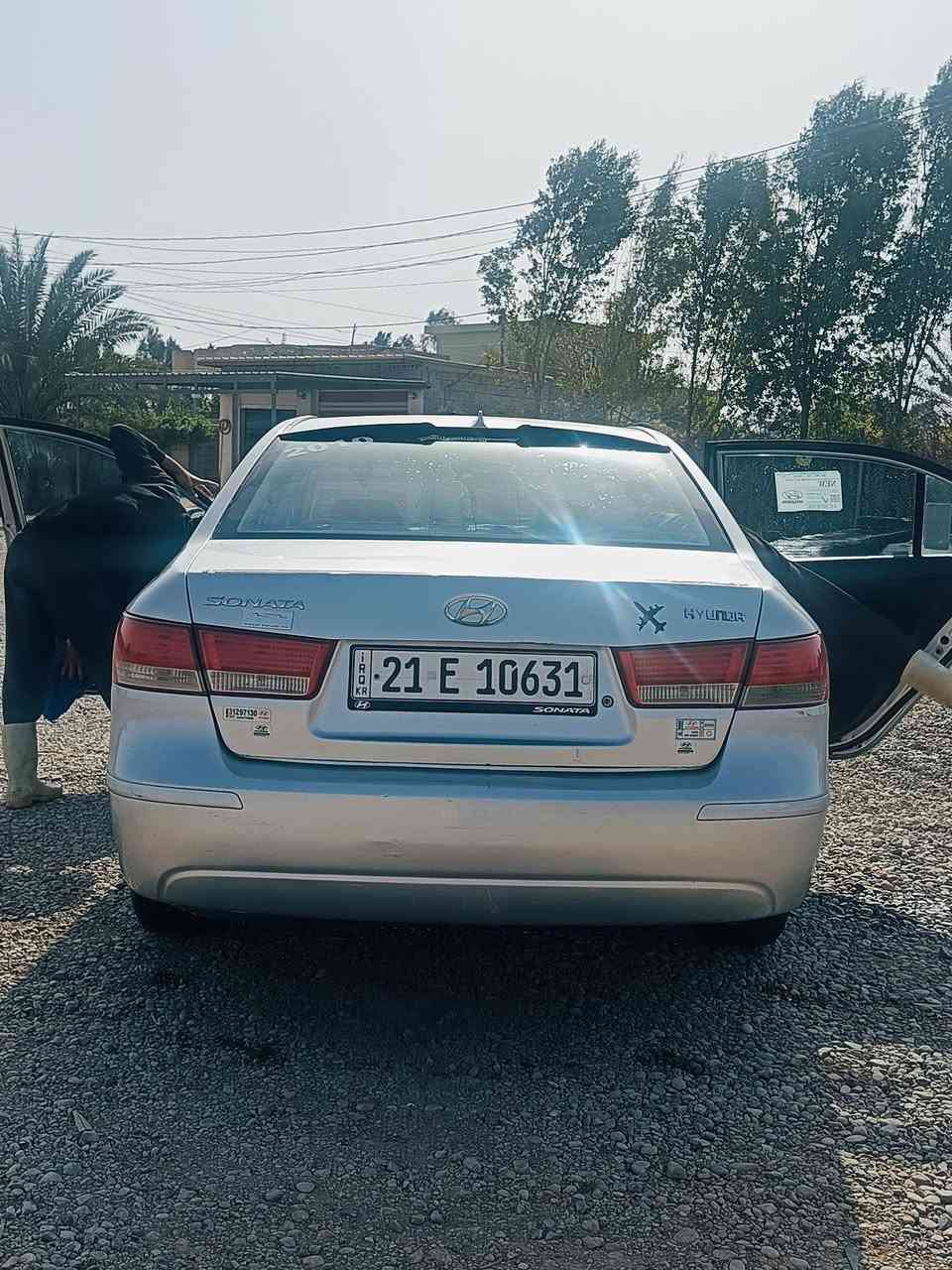 سوناتا 10
رقم سليمانية 
مكينة 2000 
بيها قطع صبغ بدون ضربة ابيع حزام 
تخم تاير صدر جديد 
مابيها نقص سيارة جاهزة 
مكاني ديالى المقدادية 
***********
