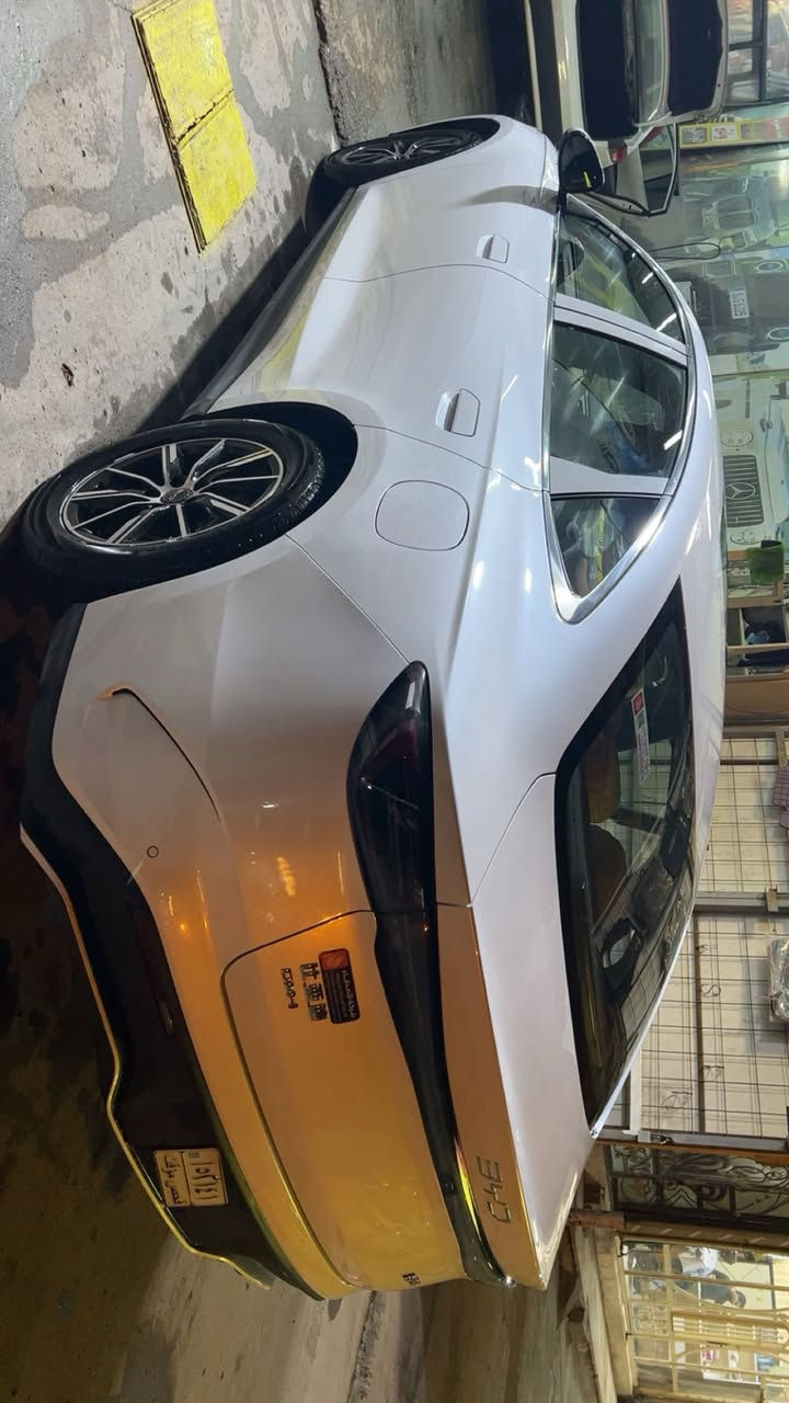 السلام عليكم byd سيل 6 السيارة جديدة بمعنى الكلمة مرقمة بغداد المواصفات 5 كامرات بانوراما كشن كهرباء ماشية 11 الف رايدها 25 مليون 
كامرة قلابة 360 درجة شاشة كبيرة تشغيل عن بعد 
اضائة LED 
حساسات امامي خلفي 
اشارة مري جانبية 
دخول ذكي 
تبريد قطعتين 
كل غراضها والعدد ممفتوحة 

الاتصال *********** العنوان بغداد
