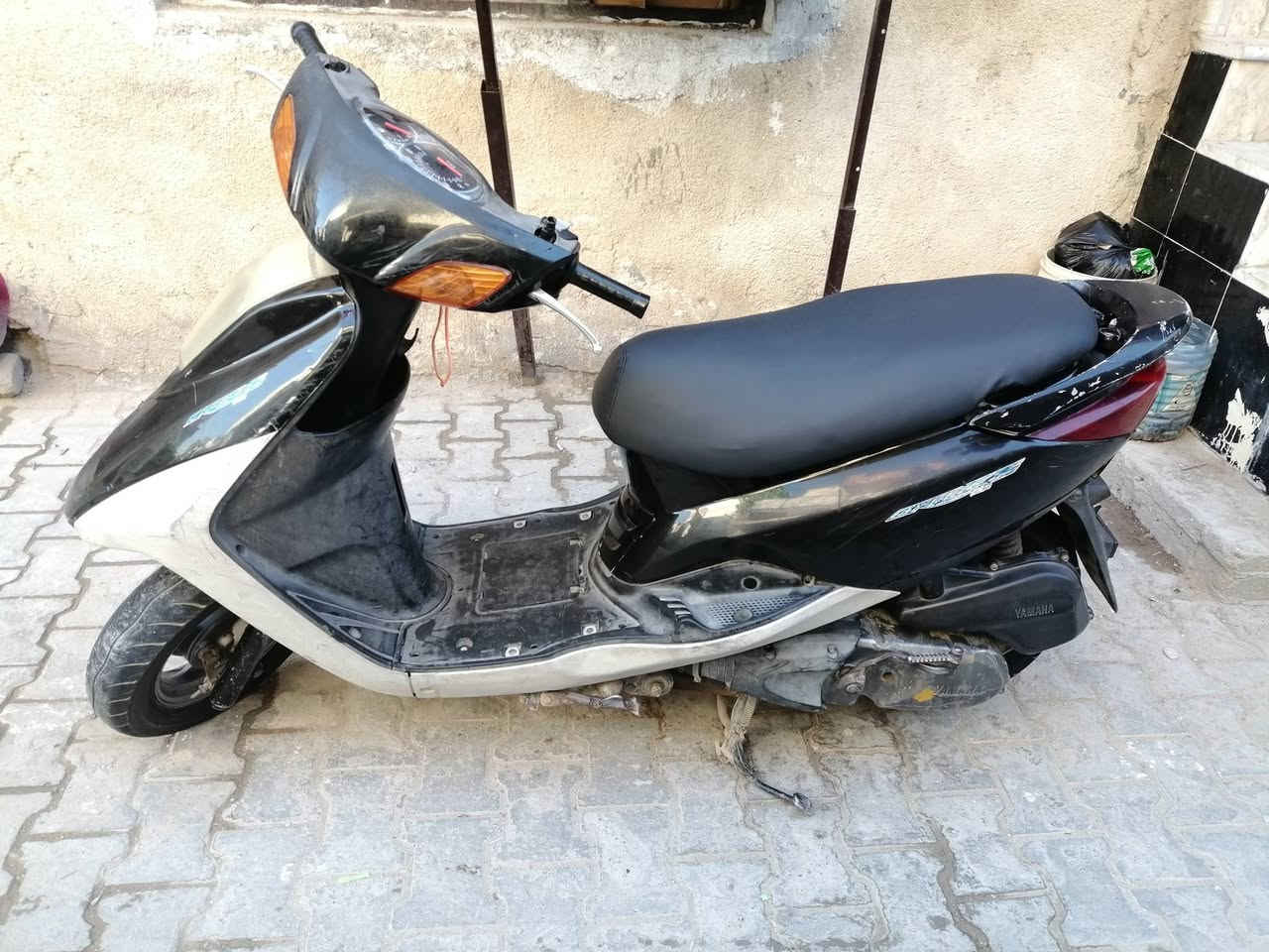 بريز كابريتر اصليه شغاله سلف هندر كهربائيات كله شغال  بريكات دبلادت كله شغال عده كيج سرعه واكف ومال بانزين دراجه نضافته واضحه كدام العين وناعمه  السعر 500 وبيه مجال قليل المكان الحريه الاتصال ***********
