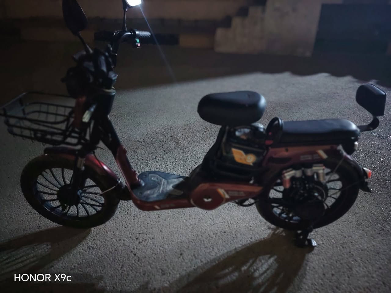 سلام عليكم بايسكل شحن R9 للبيع جاهز من كلشي  مابي ننقص بطاريات جديدات سعر 250الف وبي مجال


**إذا كنت صاحب هذا الإعلان وتريد حذفه لأي سبب، رجاءا أرسل رسالة إلى الدعم الفني**