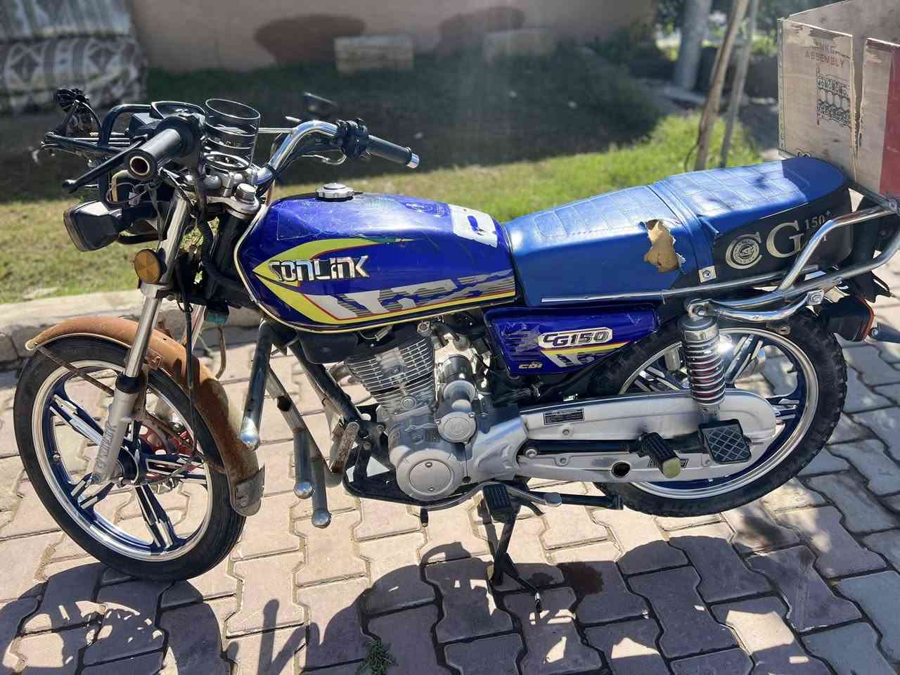 ماطور سيفان موديل 23 للبيع
السعر 475 وبي مجال قليل / نظافه 90‎%‎ 
نقص باتري هابط فقط وجاملغ امامي مزنجر !
الباقي ع شرط 🤍


**إذا كنت صاحب هذا الإعلان وتريد حذفه لأي سبب، رجاءا أرسل رسالة إلى الدعم الفني**