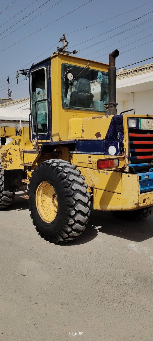 السلام عليكم 
للبيع شغل كوماتسو 100 عظم 
باسمي تحويل ثاني يوم 
جاهز للعمل 
مكاني كربلاء الحسينية 
السعر 200$ وبية مجال بسيط
اتصل وبيك خير وتدلل
***********
