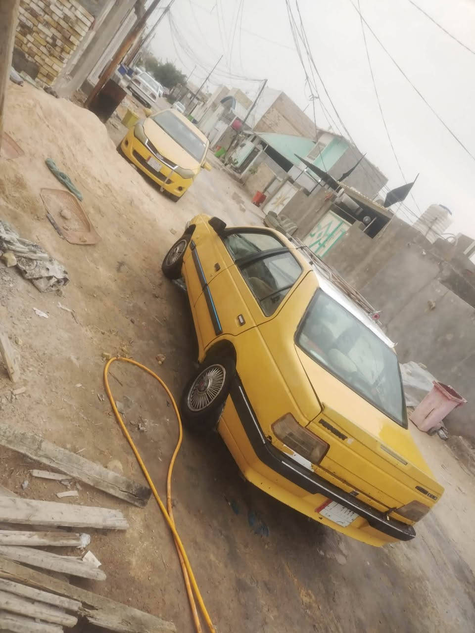 يالله سلام عليكم شباب بيع مستعجل بيجو 405 موديل 2010 رقم مثنى الماني تحويل مباشر  مكينه وكير جدد حداديه وصط تخم تاير نضيف كهربائيات شغاله سياره حلوه ومرتبة ترايك وين ميعجبك اسعر 15 وبيه مجال بصيط مكاني نجف شارع المطار ***********
