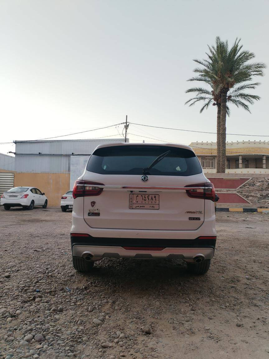 سيارة صيني دونغ فونغ سبعة راكب نضيفة موديل 2022 للاستفسار الاتصال على ***********
