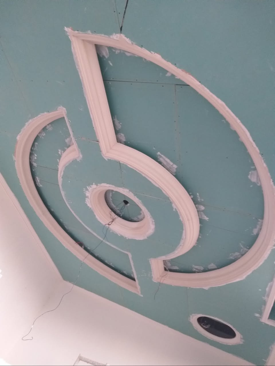 ‏سلام عليكم ورحمة الله وبركاته ديكورات والنقش مغربية***********
