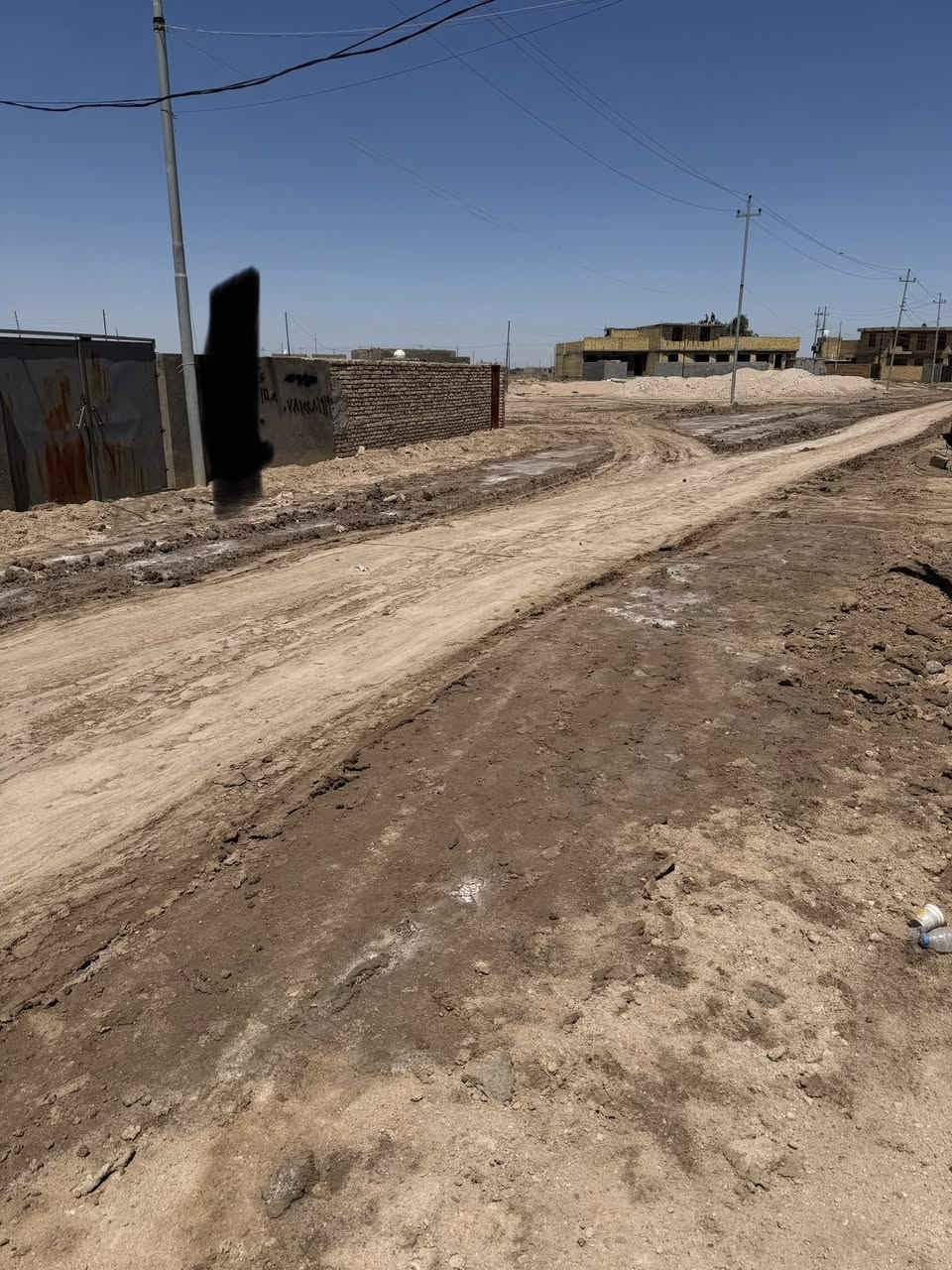 سلام عليكم 
قطعة زراعي للبيع مساحتها ٤٥٠ متر الواجهة ١٥ والنزال ٣٥ 
بيها سياج ضلعين وباب العنوان  بالسبل الثانية شارع المدرسة وتنزل تقريباً صايره بالنص بوري مال ماي باب القطعه
يمهه خدمات كامل سكن وكهرباء وماء ومولد ونت على شارع العام نفسه النزلة ثانية شارع ١٥ متر سعر ٢٨ وبيها مجال شويه 
***********
