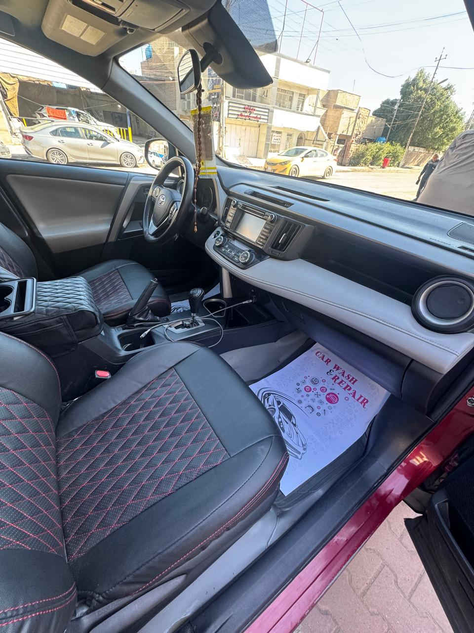 السلام عليكم
سيارة راف 4 (limited)  xle للبيع 
موديل 2018 
رقم بغداد
سلايد
شاشة بلادية تدعم الاجهزة الذكية وكاميرا خلفية دوارة بلادية
رادار + توقف ذاتي
بصمة تشغيل
وارد امريكا حادثها جاملغ الامامي الايمن
مكفولة عدا الجاملغ والدعامية الامامية
سيارة مال بيت حادثها خفيف
تدفئة وتبريد مناخ ايمن وايسر شغال
وصدر امامي وخلفي جديد
تخم اطارات جديد كل شي كامل وشغال بيه السيارة مابيه اي نقص
ارضية السيارة مغلفة جلد 
كشنات السيارة مغلفة جلد ايضا
البيع بدون مراوس
للاستفسار الاتصال على الرقم
 *********** يوجد واتساب
غير متواجد عالمسنجر او الفيسبوك
