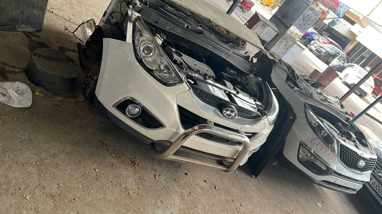 السلام عليكم
وصول كصات سبورتج خليجي وامريكي سيارات كامله  من الدعاميه الاماميه للخلفيه متوفر  الالوان المتوفره ابيض 
ومشمشي 
البياع الحي الصناعي الشارع الثاني  
ايشي تحتاجه تواصل ويايه على المسنجر او واتس اب ***********
