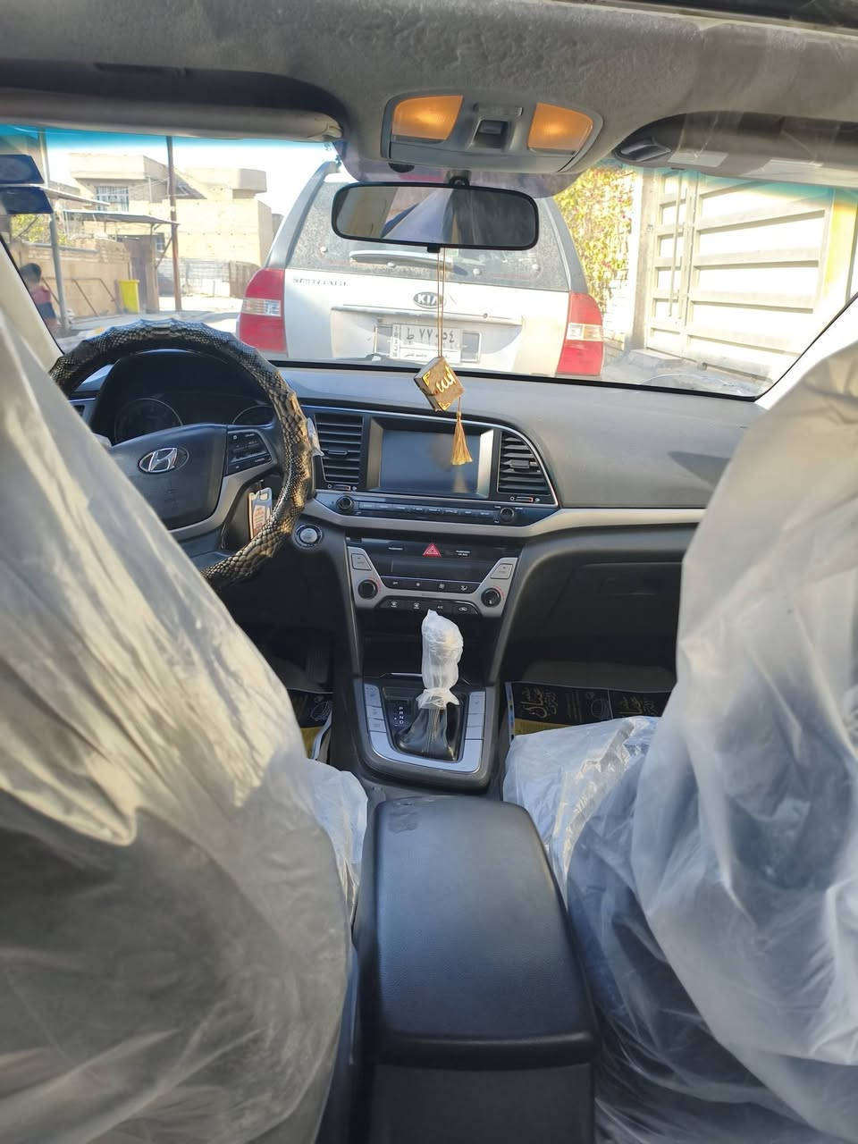 للبيع النترا 2017
بصمه فتحه شاشه كبيره رادارات 
السياره فول مواصفات 
وارد ضررهه سرقه بيه صبغ حافه البنيد مثل ما موضح بالصور 
والباقي كفاله كير محرك صدر تبريد مكفول بدون نقص
*********** موجود بي واتساب
