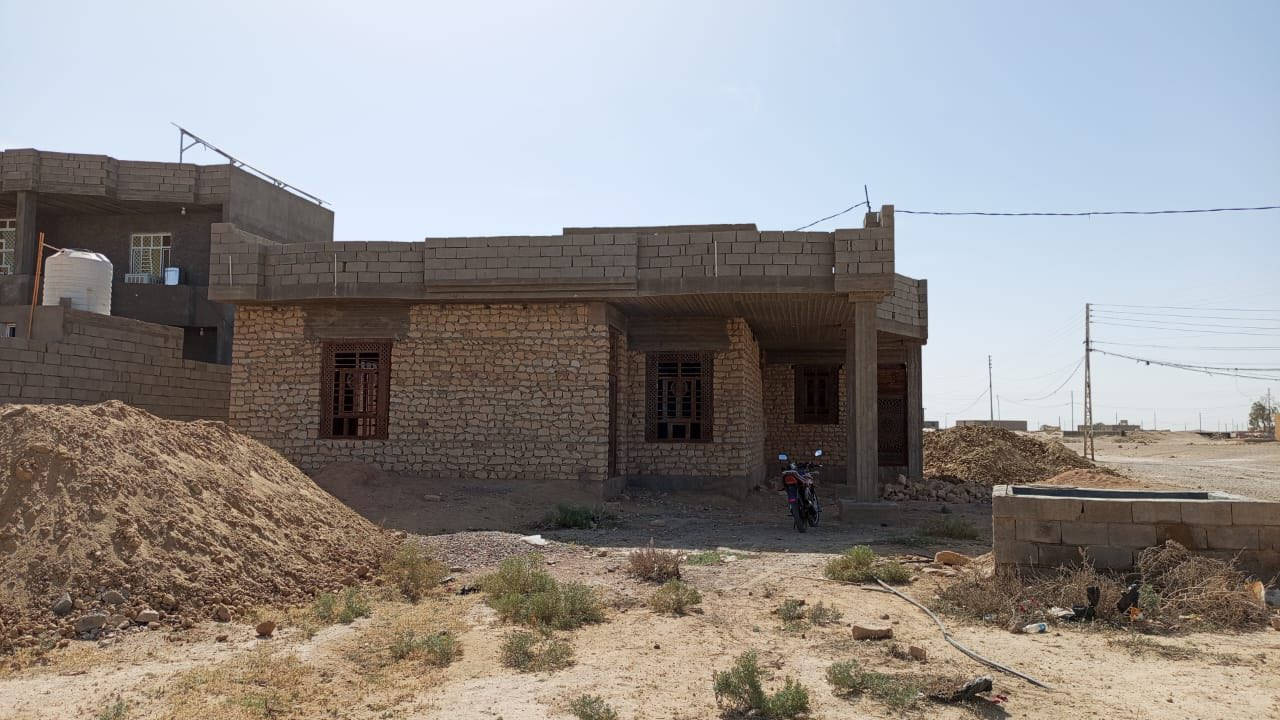 السلام عليكم بيت البيع في السفريه ابو يطبان البيت مضروب جس فقط مساحه 1000ماراوس بيت بالسبع كيلو عادي سعره 30 وبي مجال تواصل واتساب فقط ***********
