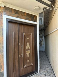 بيت للبيع مساحة ١٠٠متر واجهة ٥يحتوي علىَ ثلاث غرف نوم وصالة ومطبخ وخدم...