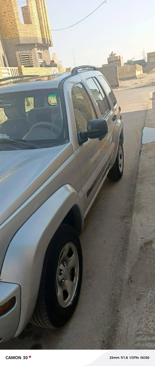 تحيه طيبه للبيع جيب لبرتي موديل ٢٠٠٤ السياره جاهزه من كل النواحي كير ومكينه وحداديه تاير رقم بغداد دولي السعر ٦٥ وبيه مجال بسيط للاستفسار على الرقم ***********مكان السياره واسط النعمانيه
