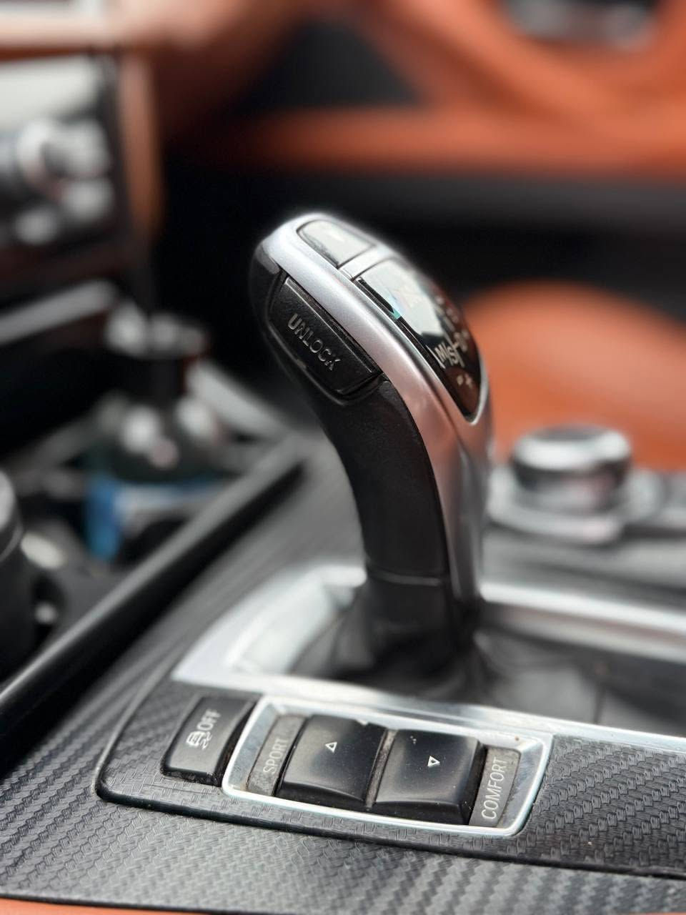 BMW 2013 
حجم 530i F10
وارد خليجي 
شركة العروش
رقم اربيل
سنوية جديده بسمي 
محرك 6 سلندر 
بدون توربو لوزن قصير 
كير ومحرك شرط
ماشيه 200
لون ابيض داخل قرميدي
5 كامرات 360 درجة
5 بردات 
تشغيل بصمه 
شاشه كبيره
بصمة أبواب
كشنات جلد
حساسات أماميه خلفيه
شفتات بالستيرن 
انضمة قياده
كشنات كهربائي
أبواب شفط 
بيها قطعتين صبغ بدون ضرر داخلي
بيع و مراوس حسب القناعه
 

مكان السياره موصل 
***********
