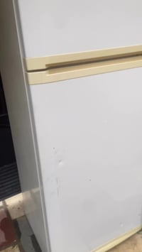 ثلاجة 18 قدم شغالة بدون عطل 120.  للبيع 07504366368