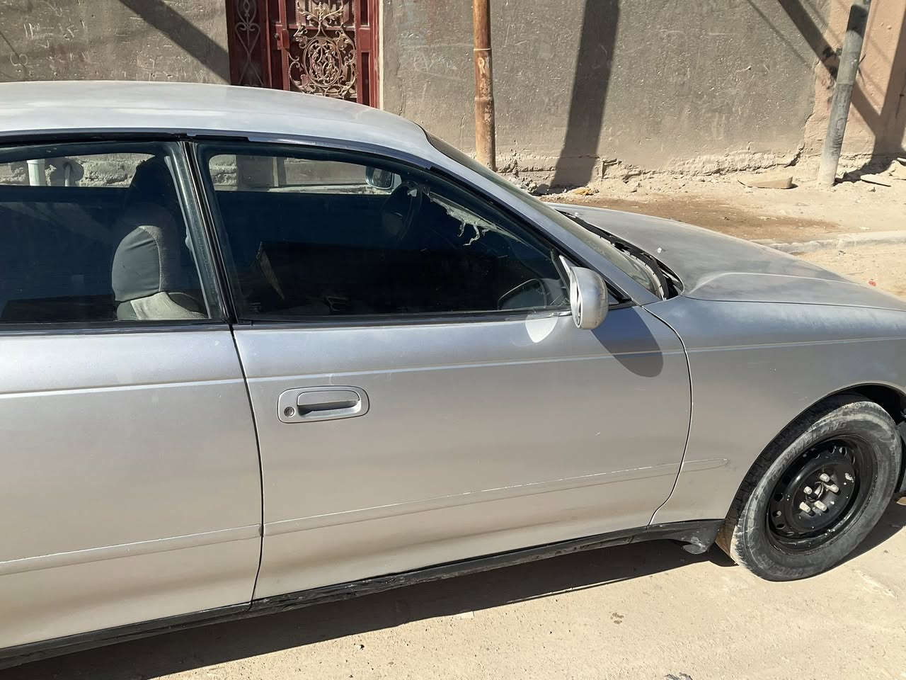 سلام عليكم شباب ، مارك ٩٥ سنويه ٢٧ رقم انكليزي سياره بأسمي تحويل محرك مكفول كير بي عته ثاني نمره وديته للتصليح كلمن يحجي بكيفه تعرفون دكاتره الي عدنه البدي ما مكفول بي جراد وضربه حك ٣ اصابع بالصندوك لا واصل شاصي ولا إبرانكيت  واني  امصور كلشي حداديته ٨٠% سعره ٦٤ وبيه مجال عنواني زبير دروازه يم جامع بسام ***********
