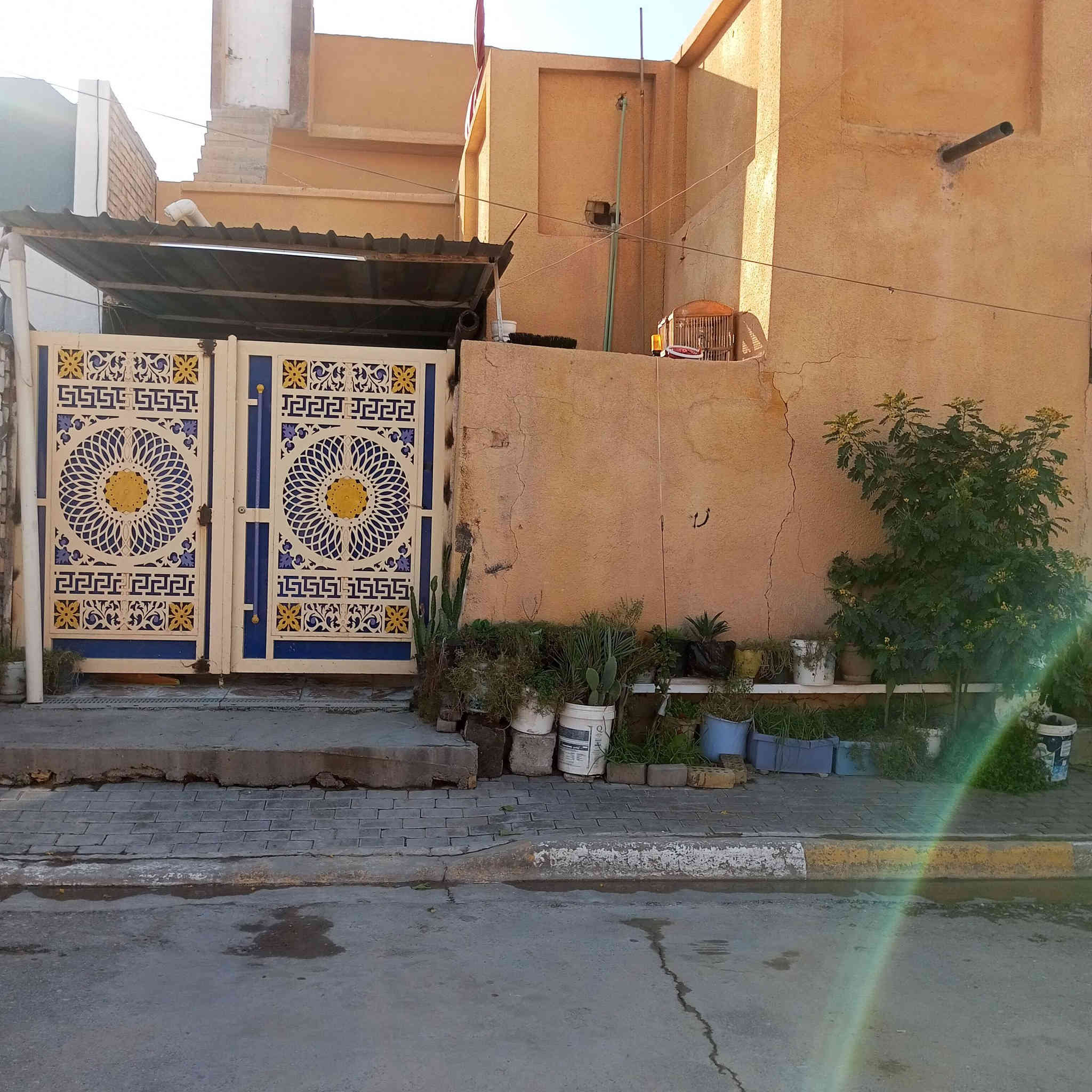 دار للبيع طابو صرف  موقع #حي_الربيع شارع كوفي هاشتاك بالقرب من مستوصف الزهراء الصحي 
المساحه 135م 
يحتوي على ثنين غرف نوم +صاله+مطبخ+استقبال+صحيات 
كامل كافه الخدمات تبليط ومجاري 
بناء طابوق 
للاستفسار الاتصال على الرقم أو مراسله الصفحه 

***********
