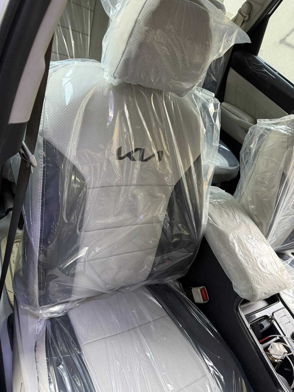 دوشمة علي العراقي لتغليف كافة أنواع السيارات جلد ياباني اصلي العنوان الكاظمية شارع النواب اسم المحل علي العراقي للاستفسار 
*********** واتساب او اتصال فقط
